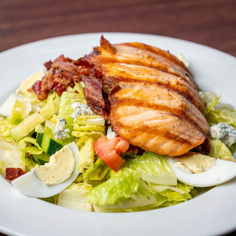 Fresh Cobb Salad: A Delicious American Classic